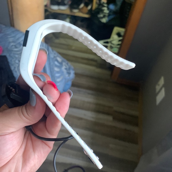 Activity watch - Picture 2 of 2